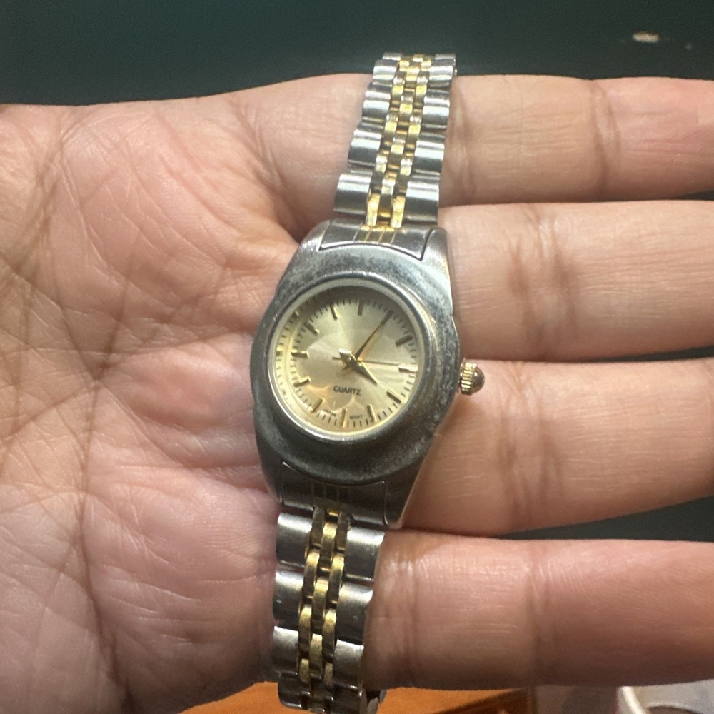 Works Vintage Two Tone Ladies Quartz 25mm Watch Stainless New Battery Fit 7in